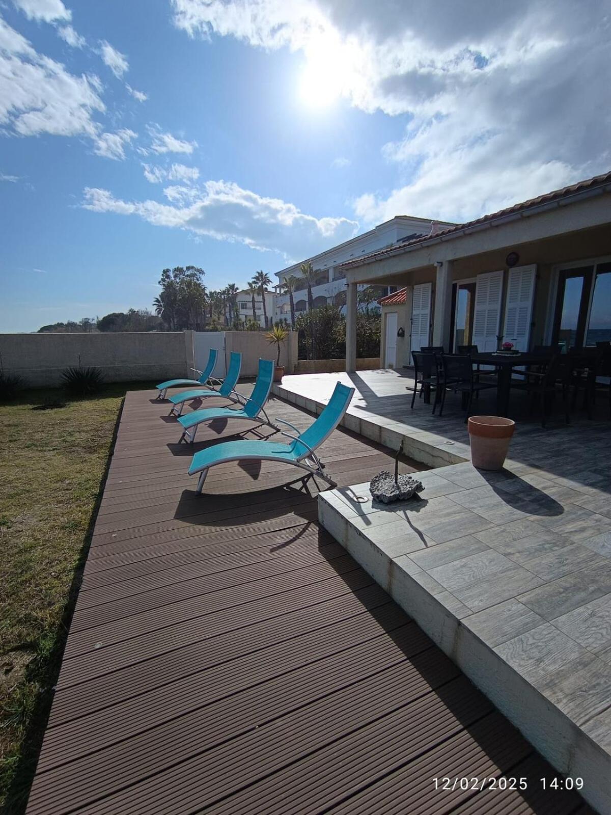 Bord de mer, pieds dans l'eau, vue panoramique Villa San-Nicolao Dış mekan fotoğraf