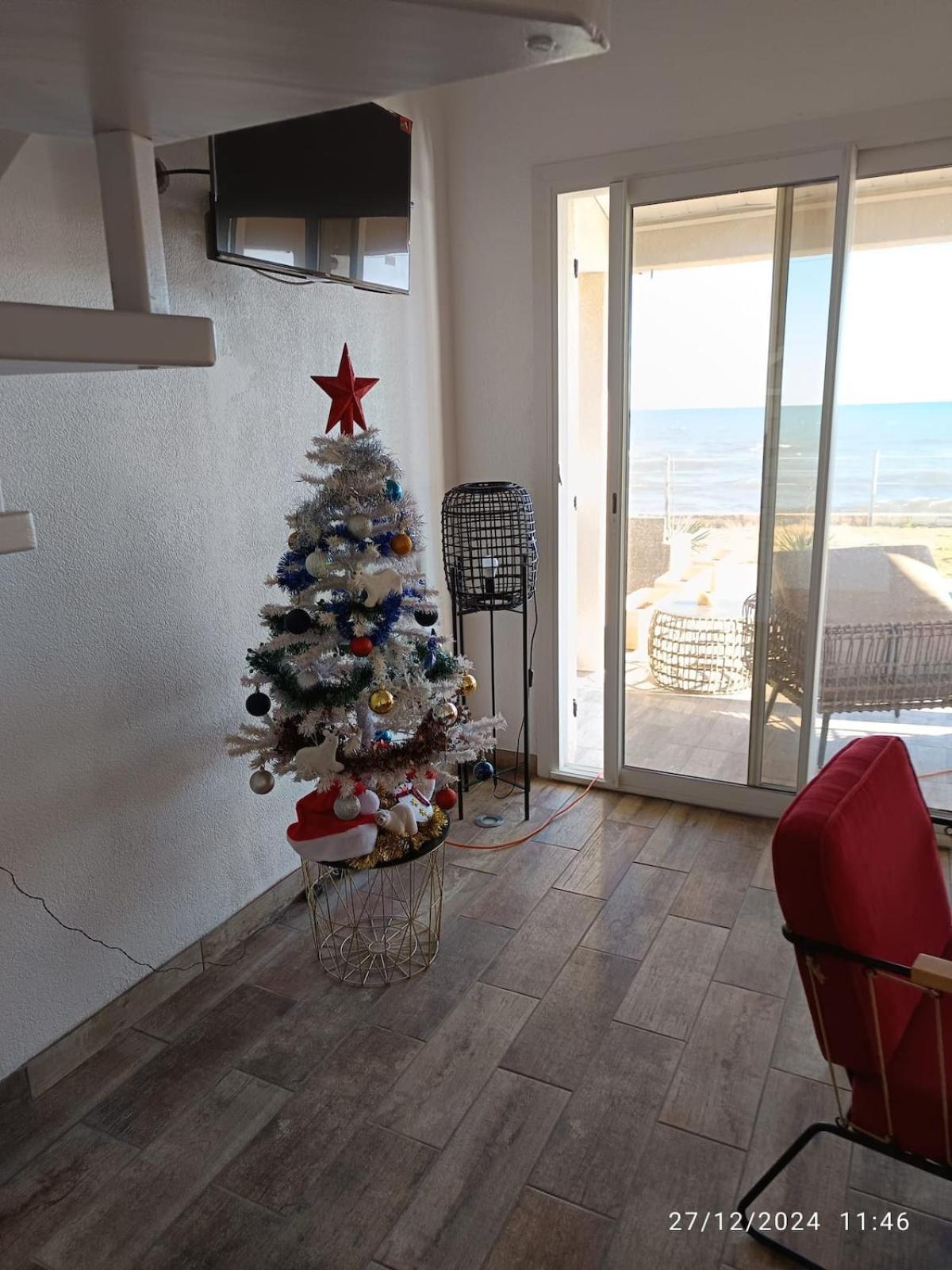 Bord de mer, pieds dans l'eau, vue panoramique Villa San-Nicolao Dış mekan fotoğraf