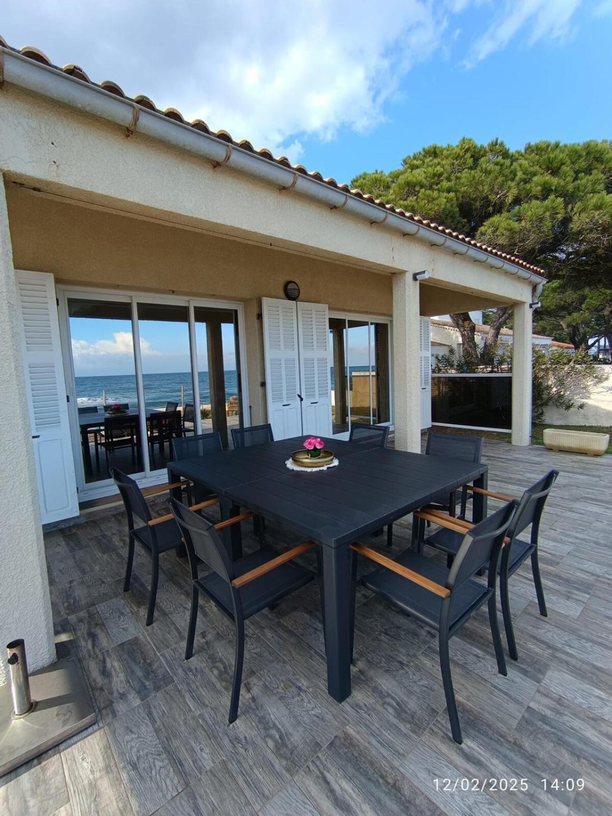 Bord de mer, pieds dans l'eau, vue panoramique Villa San-Nicolao Dış mekan fotoğraf